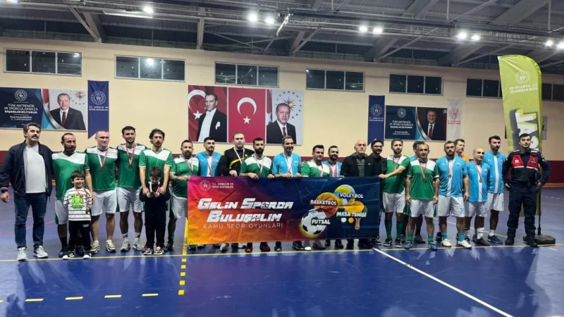 Yalova'da Kamu Sporları Futsal Turnuvası'nda Şampiyonluk İl Milli Eğitim Müdürlüğü'nün