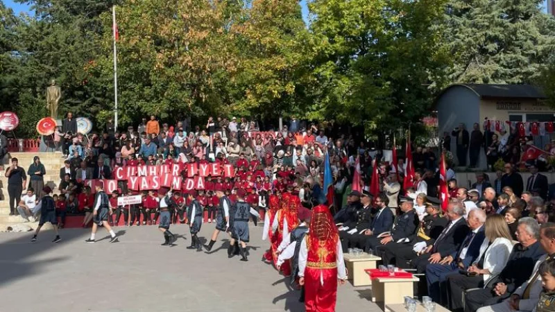 Ağlasun'da Cumhuriyet'in 100. Yılı Coşkuyla Kutlandı