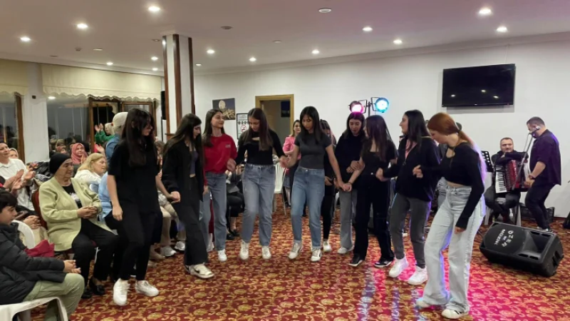 Artvin Murgul'da Anneler Günü Müzik Etkinliğiyle Kutlandı