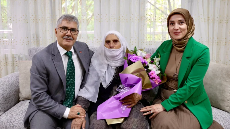 Bingöl Valisi Cahit Çelik'ten Yaşlılara Anlamlı Ziyaret