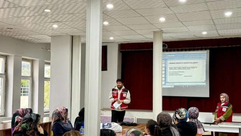 Bitlis'te 'Bilinçli Medya' Eğitimi: Dijital Farkındalık Vurgusu