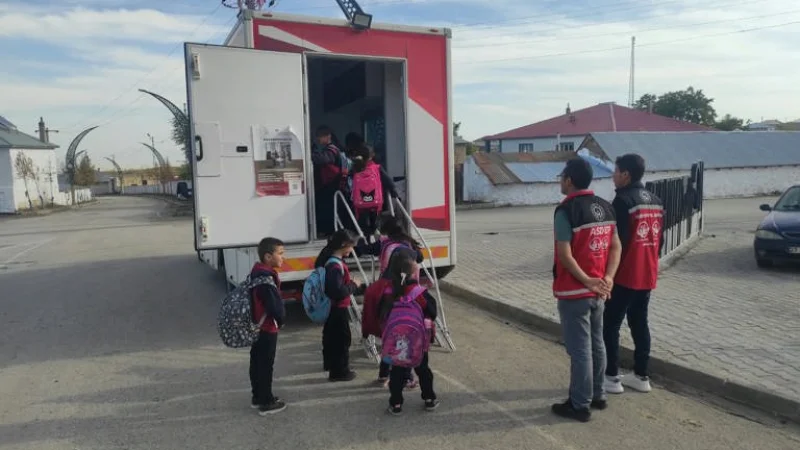 Bitlis'te Mobil Sosyal Hizmet Aracı ile Yerinde Destek Dönemi