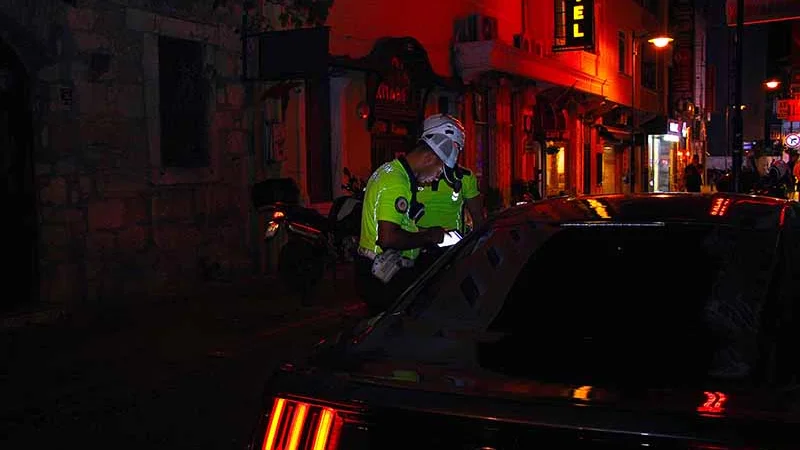 Çanakkale'de Geniş Kapsamlı Huzur Uygulaması: 8 Gözaltı