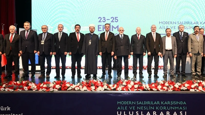 Erzurum'da 'Modern Saldırılar Karşısında Aile ve Neslin Korunması' Sempozyumu Düzenlendi