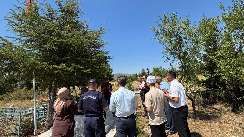 Gelendost'ta Şehit Uzman Jandarma Çavuş Oğuzhan Dündar Kabri Başında Anıldı