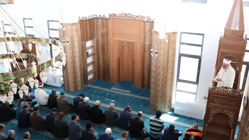 Hatay Arsuz'da Özbekistan Tarafından Yaptırılan Buhara Camii'nde Cuma Namazı Kılındı