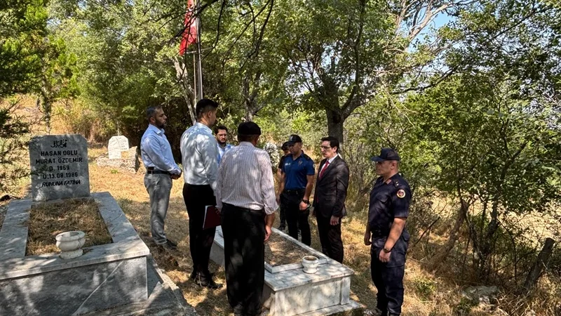 Isparta'da Şehit Jandarma Er Ali Özdemir Kabri Başında Anıldı