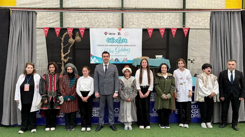 Kabataş'ta Bilim Tarihi Sahneye Taşındı