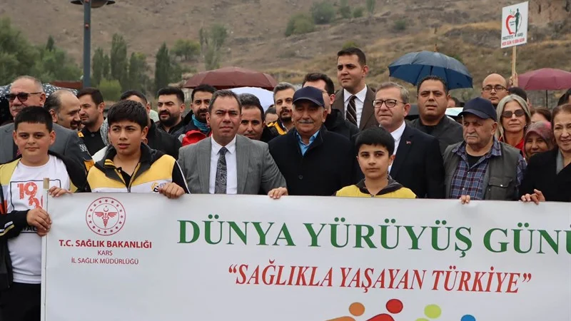 Kars'ta 1 Ekim Dünya Yaşlılar Günü Dolayısıyla Yürüyüş Düzenlendi