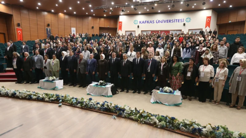Kars'ta 13. Uluslararası Çocuk ve Gençlik Edebiyatı Sempozyumu Gerçekleştirildi