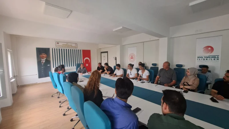 Kayseri'de Sivil Toplum Kuruluşlarına Mevzuat Eğitimi Veriliyor