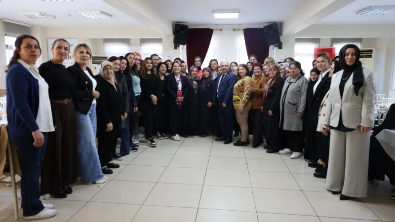 Keçiören’de “Değerlerimizin İzinde Kadın ve Aile” Söyleşisi Gerçekleştirildi