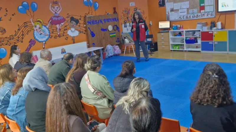 Kırklareli'de Velilere Aile Eğitimi ve Koruyucu Aile Bilgilendirmesi