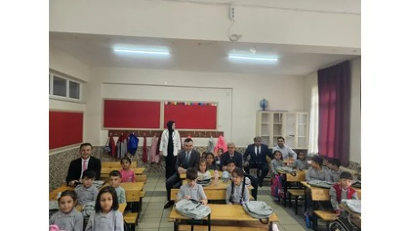 Konya'da 900 Öğrenciye Kırtasiye Desteği
