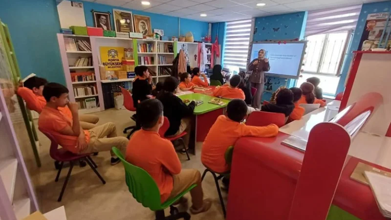 Konya'da Öğrencilere 'Ben Kimim? Kendimi Tanıyorum' Eğitimi