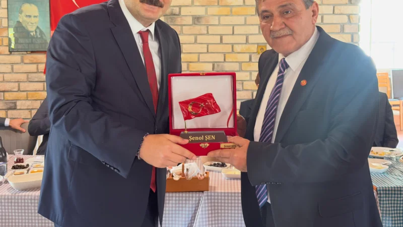 Kozlu’da Muhtarlar Günü Dolayısıyla Kahvaltı Programı Düzenlendi