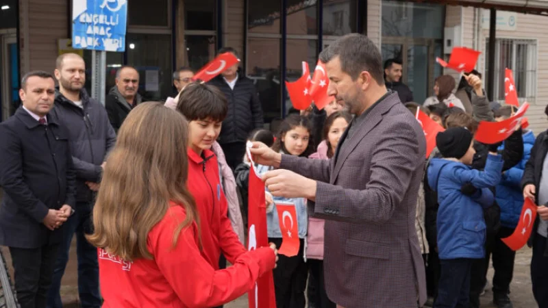 Kütahya'da Gençlerden Bayrak Yürüyüşü: “İstiklal Bayrakla, İstikbal Maarifle”