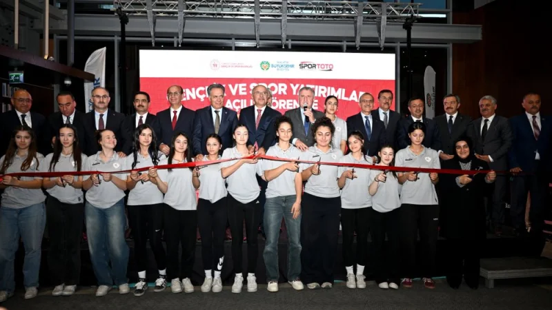 Malatya'da Şehir Kütüphanesi ve Spor Yatırımları Törenle Hizmete Açıldı