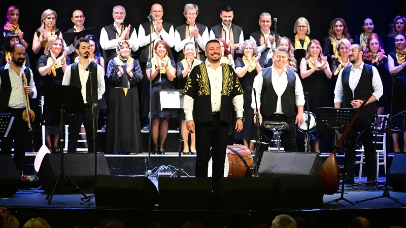 Manisa'da Neşet Ertaş Türküleriyle Anma Gecesi Düzenlendi