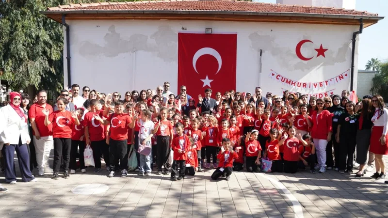 Mersin'de Cumhuriyet Bayramı Coşkusu Geleneksel Oyunlarla Kutlandı