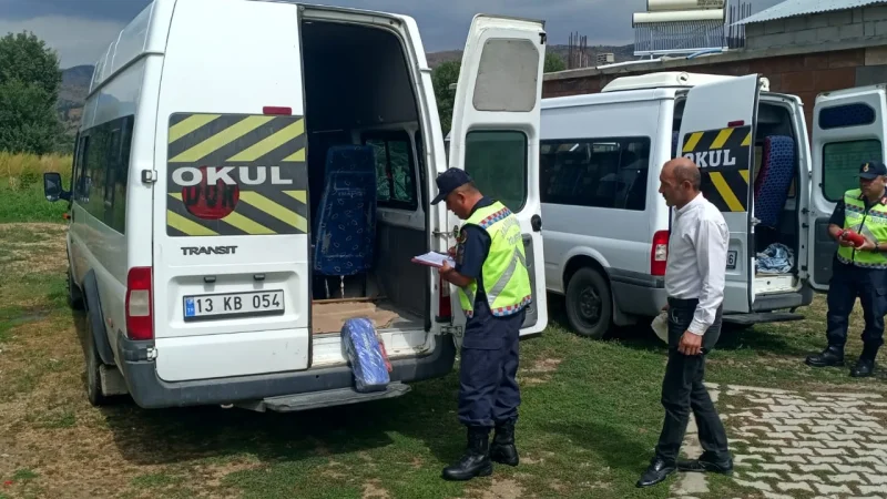 Mutki'de Öğrenciler İçin 'Okul Yolunda Her Şey Yolunda' Projesi Başlatıldı