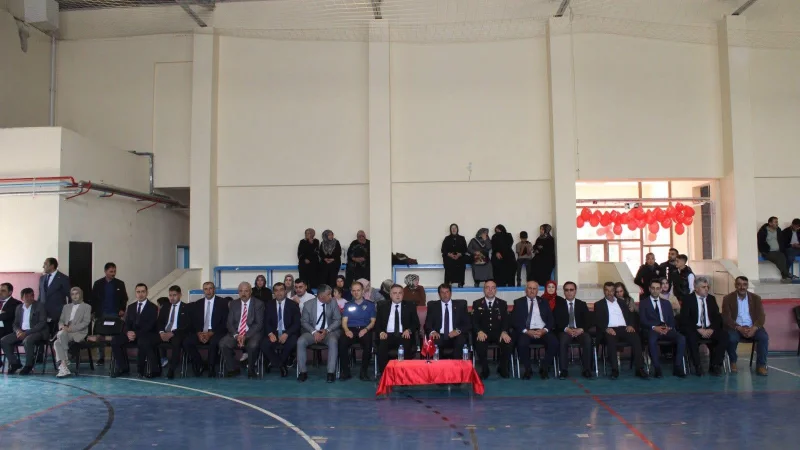 Otlukbeli'de 19 Mayıs Atatürk'ü Anma, Gençlik ve Spor Bayramı Coşkusu