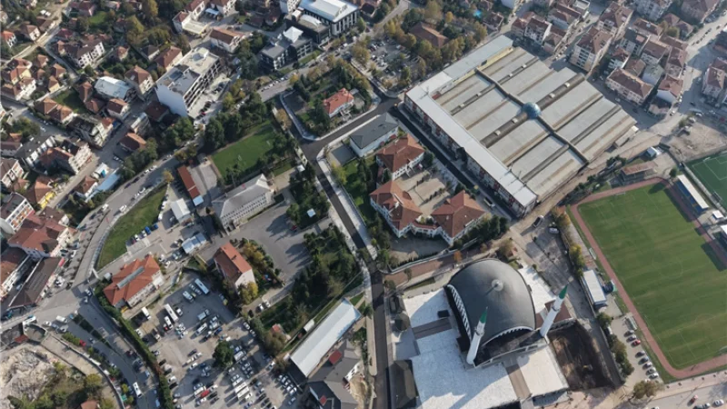 Sakarya Hendek'te Kritik Güzergahlar Sıcak Asfaltla Yenilendi