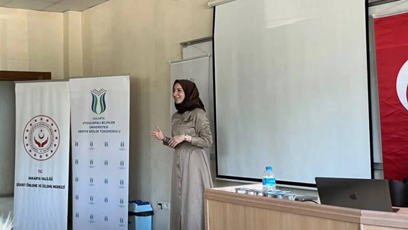 Sakarya'da Üniversite Öğrencilerine Yönelik Güvenli İlişkiler Eğitimi Verildi