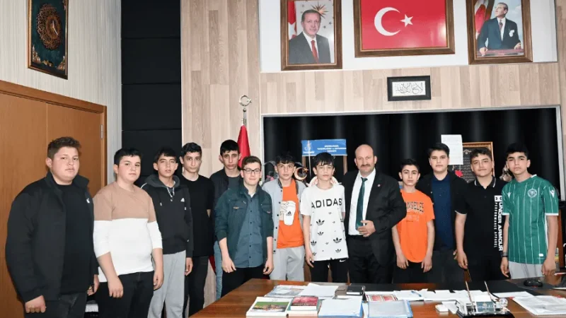 Sarayönü'nde Öğrencilerden Yerel Yönetime Ziyaret