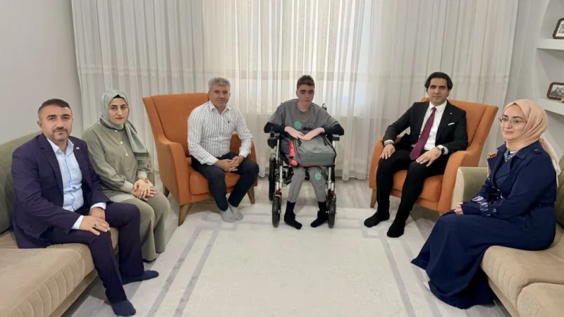 Siirt'te Evde Eğitim Alan Öğrenciye Ziyaret