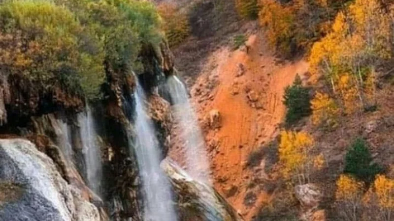 Sivas'ın Doğanşar İlçesindeki Dipsizgöl Şelalesi Tabiat Parkı Olarak İlan Edildi