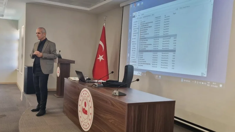Tarsus'ta Kamu Yöneticilerine 4483 Sayılı Kanun Eğitimi Verildi