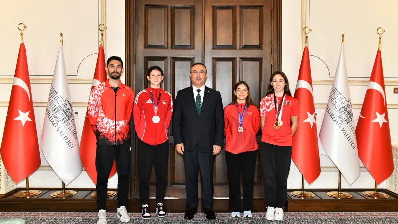 Tekirdağ Valisi Soytürk, Madalyalı Sporcuları Makamında Ağırladı