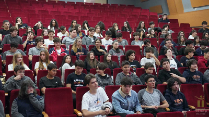 Tepebaşı'nda 440 Lise Öğrencisi İklim Krizi ve COP31 Sürecini Konuştu