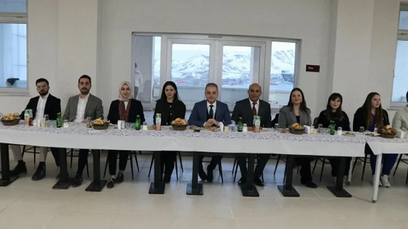 Tercan'da Sağlık Çalışanlarına İftar Programı ve Teşekkür Belgesi