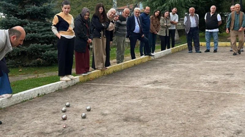 Trabzon'da Meslek Elemanları ve Huzurevi Sakinleri Bocce Turnuvasında Buluştu
