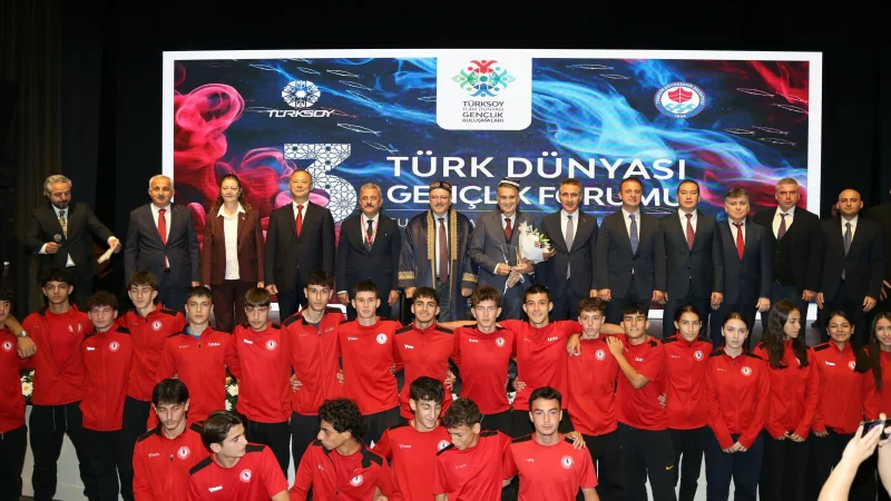 Türk Dünyası'nın Gençleri Trabzon'da Buluştu
