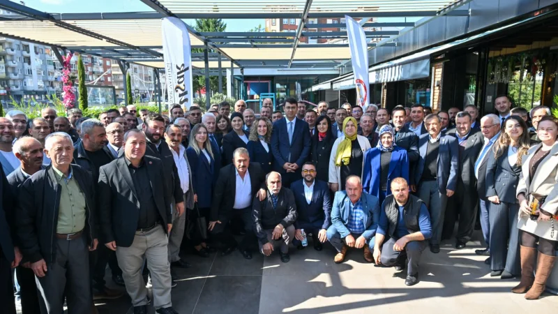 Uşak Valisi Dr. Serdar Kartal, Muhtarlar Günü'nde Yerel Yöneticilerle Bir Araya Geldi