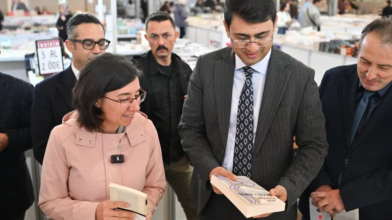 Uşak'ta 2. Kitap Fuarı Yoğun Katılımla Devam Ediyor