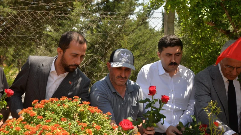 Yayladağı'nda 15 Temmuz Şehidi Ahmet Kara Kabri Başında Anıldı