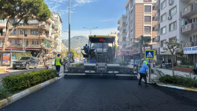 Aydın Genelinde Yol Yapım ve Altyapı Çalışmaları Eş Zamanlı Sürüyor