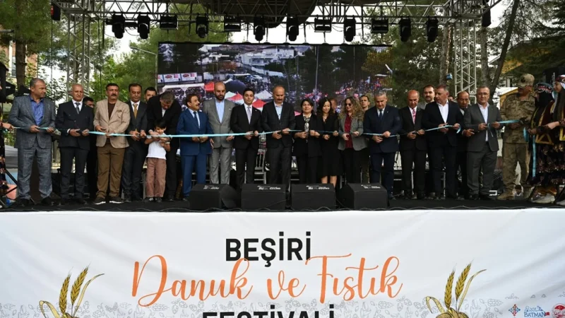 Beşiri’de Danuk ve Fıstık Festivali Coşkusu: Ziyaretçi Sayıları Katlanıyor
