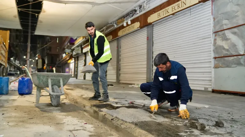 Diyarbakır Bağlar'da Sakarya Caddesi'nin Yol ve Kaldırımları Yenileniyor