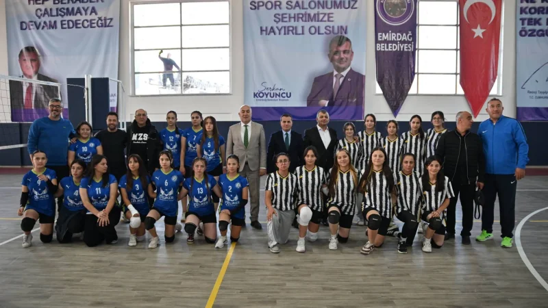 Emirdağ'da Cumhuriyet Bayramı Voleybol Müsabakası Büyük Heyecana Sahne Oldu