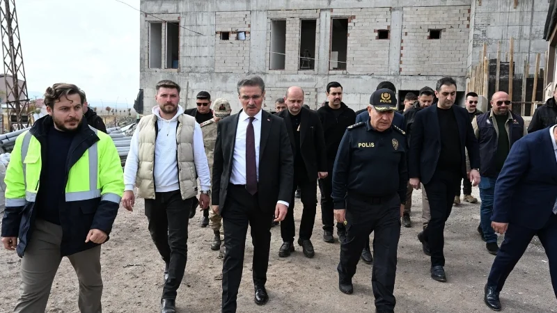 Erzurum Valisi Aydın Baruş, Karayazı'daki Öğretmenevi İnşaatını Denetledi