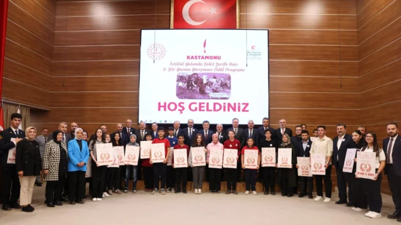 Kastamonu'da Şehit Şerife Bacı Şiir Yarışması'nda Ödüller Sahiplerini Buldu