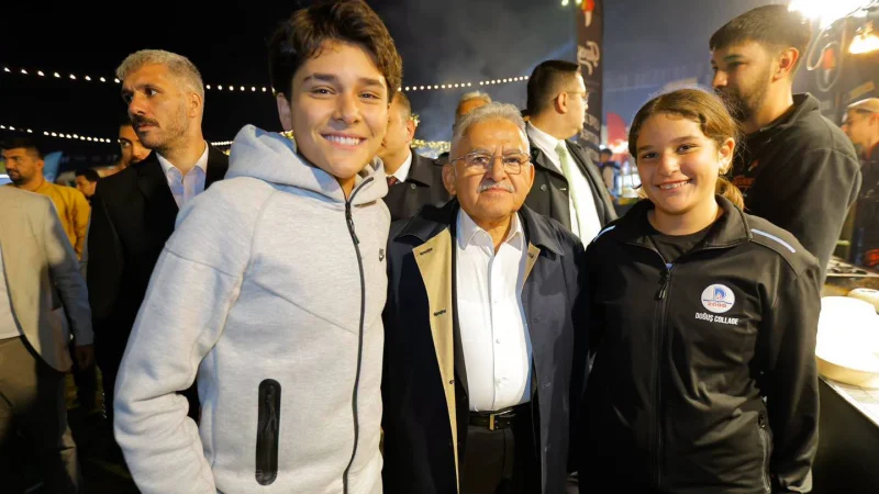 Kayseri'de Gastronomi Günleri Coşkusu: Millet Bahçesi Ziyaretçi Akınına Uğradı