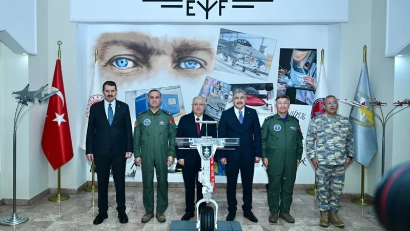 Milli Savunma Bakanı Yaşar Güler Eskişehir'de 1'inci Hava Bakım Fabrika Müdürlüğü'nü Ziyaret Etti