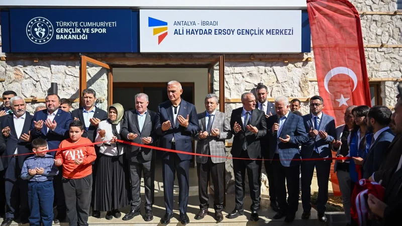 Antalya İbradı'da Kültür ve Spor Yatırımları Törenle Açıldı
