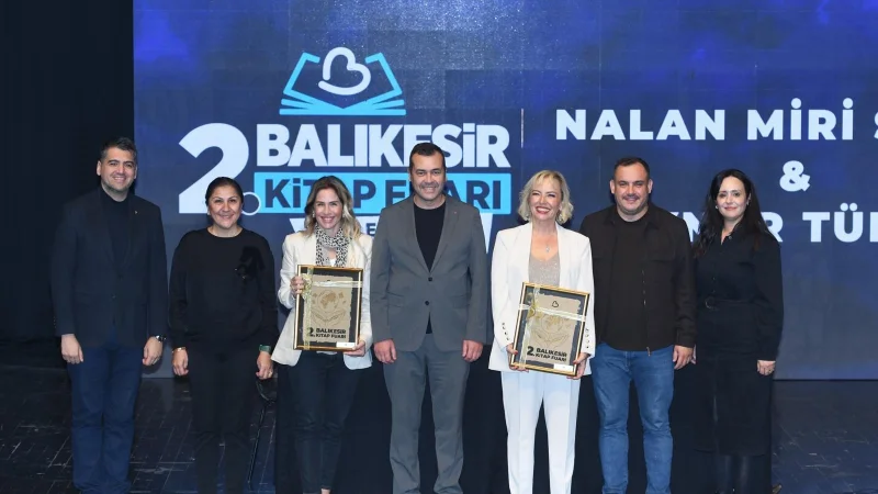 Balıkesir Kitap Fuarı'nda 9. Gün: On Binlerce Ziyaretçi Yazarlarla Buluştu